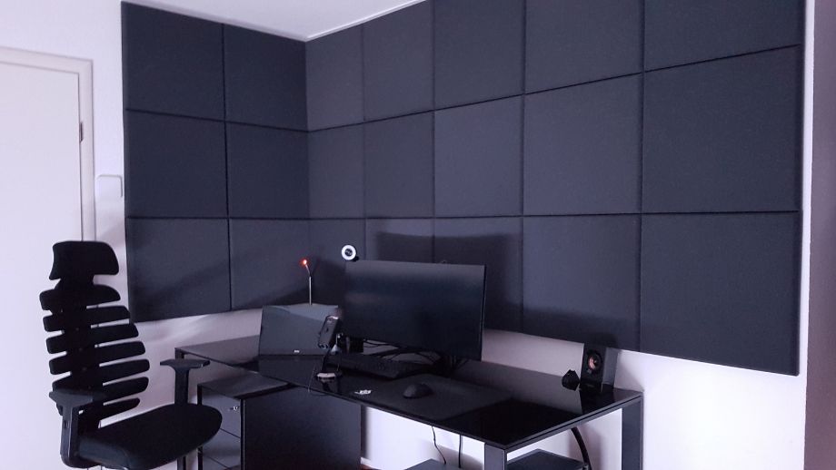 SMOOD for Sound Insulation in a Streaming Room