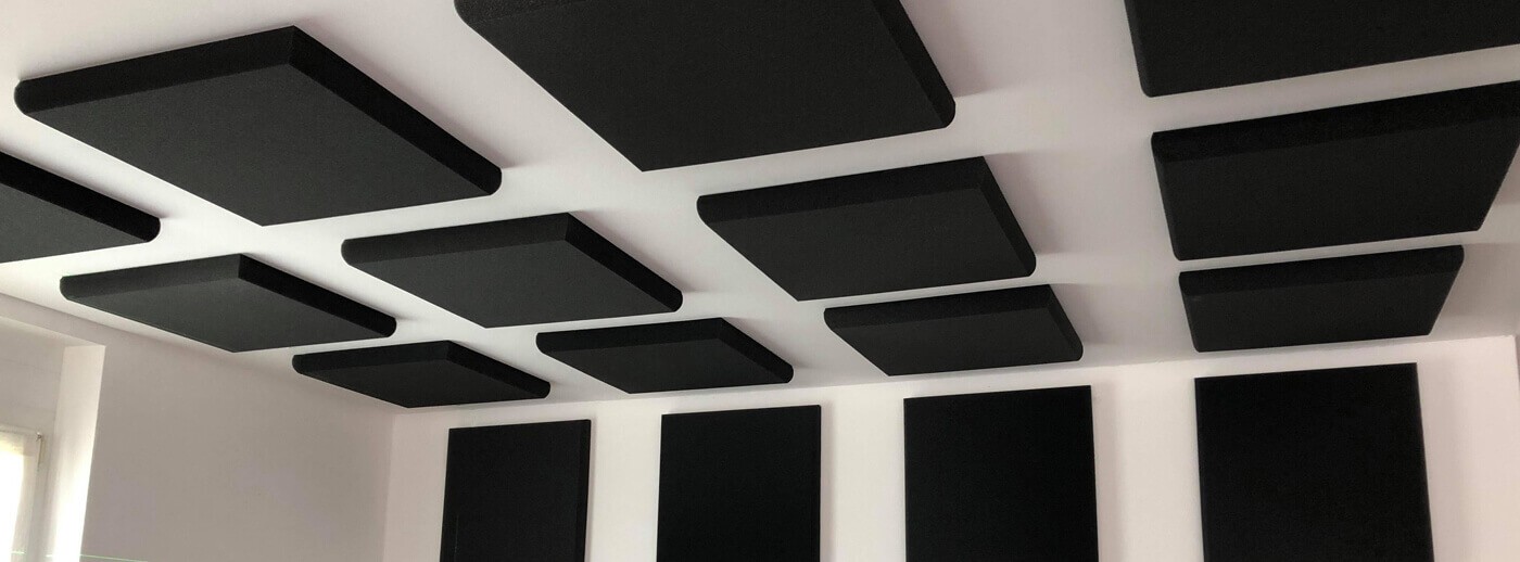 Square sound absorbers SMOOD with rounded edges