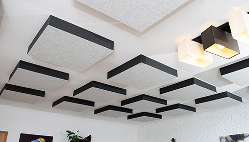 Self-adhesive ceiling absorbers in the Hifi studio